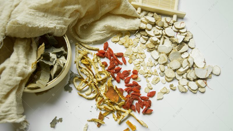 中药用量标准的制定主要依据以下因素：