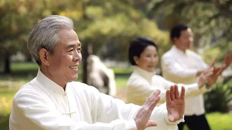 艾灸凳：古老养生与现代科技的融合**